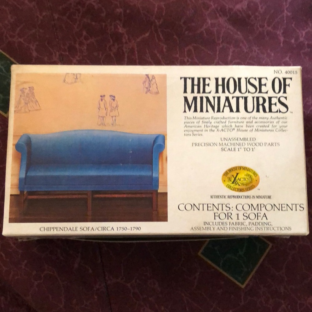 Dollhouse Furniture Kit (The House of Miniatures)